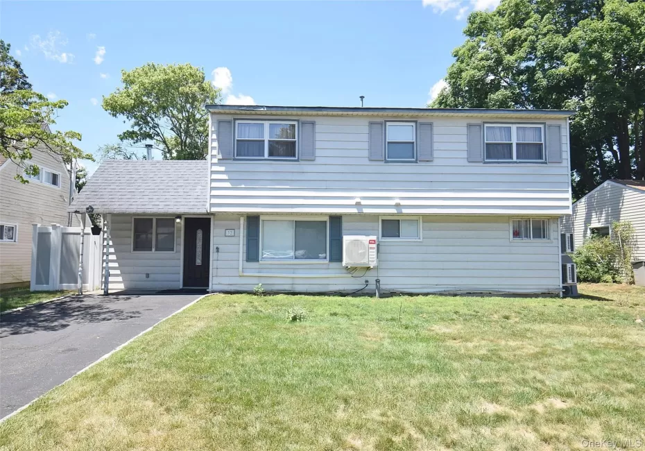 32 Cabot Lane, Hempstead, NY, 5 Bedrooms Bedrooms, 7 Rooms Rooms,2 BathroomsBathrooms,Residential,For Rent,Cabot,0,1021129 32 Cabot Lane, Hempstead, NY, 5 Bedrooms Bedrooms, 7 Rooms Rooms,2 BathroomsBathrooms,Residential,For Rent,Cabot,0,1021129