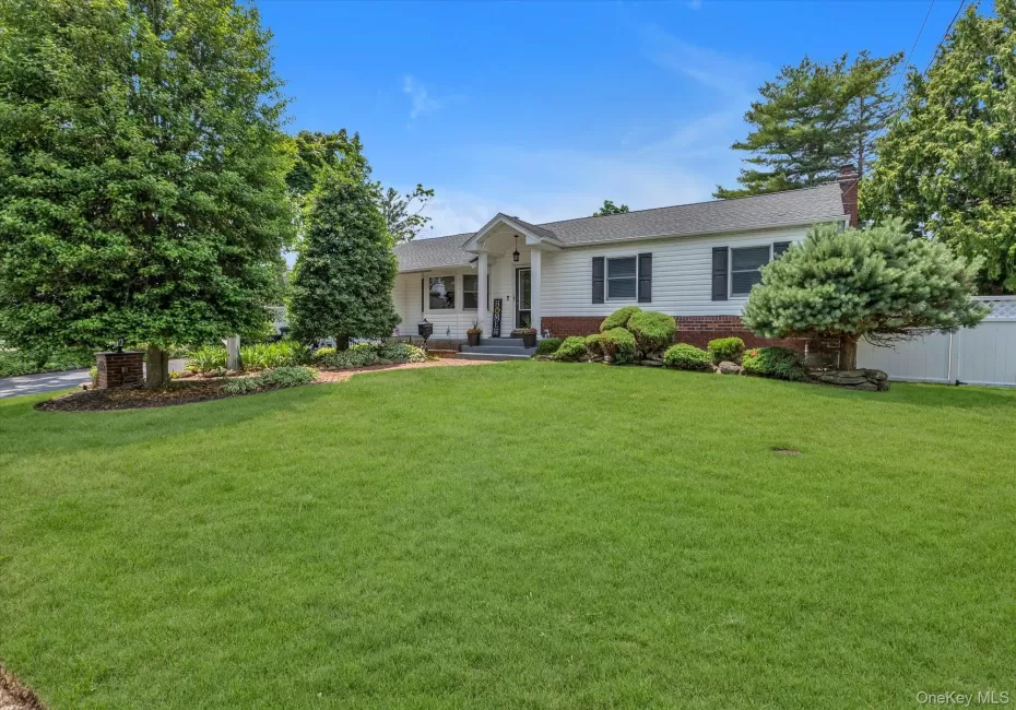 15 Elberta Drive, Huntington, NY, 3 Bedrooms Bedrooms, 7 Rooms Rooms,2 BathroomsBathrooms,Residential,For Rent,Elberta,0,1019717 15 Elberta Drive, Huntington, NY, 3 Bedrooms Bedrooms, 7 Rooms Rooms,2 BathroomsBathrooms,Residential,For Rent,Elberta,0,1019717