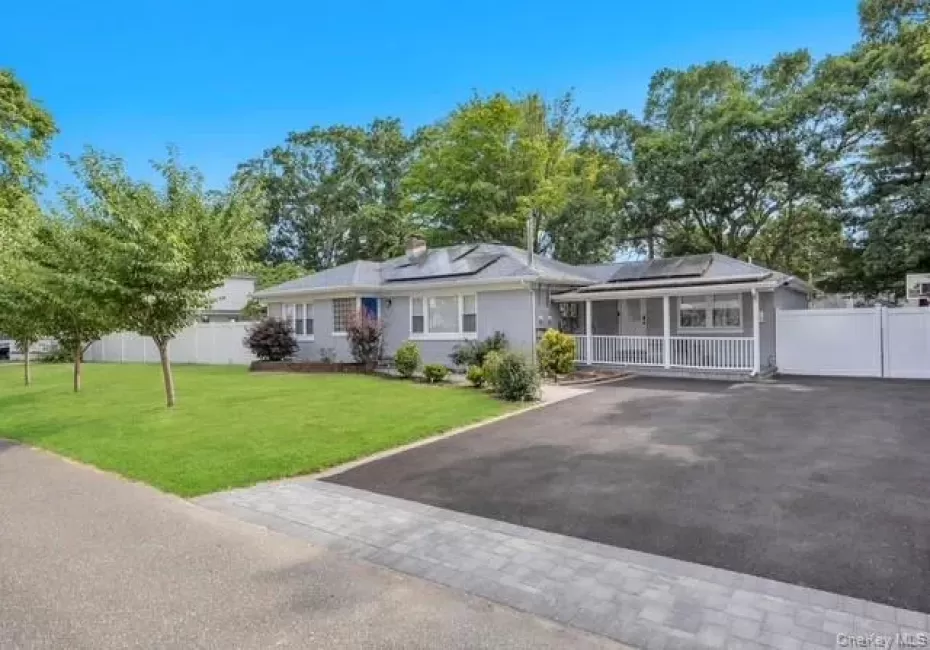 186 4th Street, Babylon, NY, 4 Bedrooms Bedrooms, 7 Rooms Rooms,3 BathroomsBathrooms,Residential,For Rent,4th,0,1021386 186 4th Street, Babylon, NY, 4 Bedrooms Bedrooms, 7 Rooms Rooms,3 BathroomsBathrooms,Residential,For Rent,4th,0,1021386