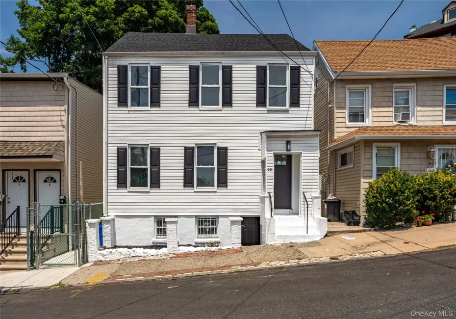 22 Grove Street, New York, NY, 4 Bedrooms Bedrooms, 8 Rooms Rooms,1 BathroomBathrooms,Residential,For Rent,Grove,0,1021486 22 Grove Street, New York, NY, 4 Bedrooms Bedrooms, 8 Rooms Rooms,1 BathroomBathrooms,Residential,For Rent,Grove,0,1021486