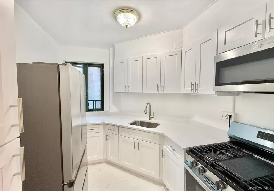 1651 Metropolitan Avenue, New York, NY, 1 Bedroom Bedrooms, 3 Rooms Rooms,1 BathroomBathrooms,Residential,For Rent,Metropolitan,0,1021440 1651 Metropolitan Avenue, New York, NY, 1 Bedroom Bedrooms, 3 Rooms Rooms,1 BathroomBathrooms,Residential,For Rent,Metropolitan,0,1021440