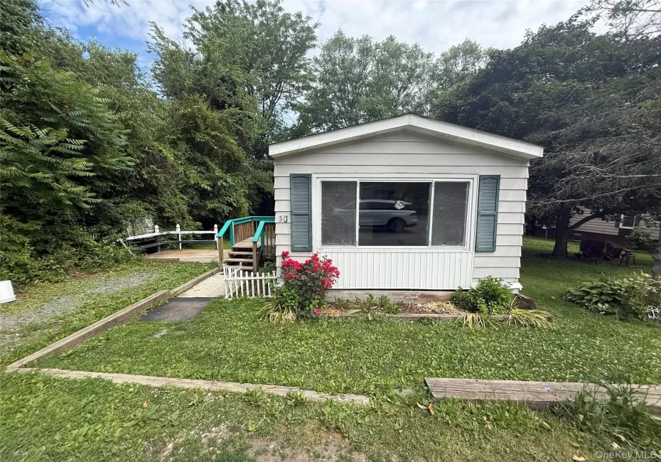 20 Tanglewood Park Drive, Marlboro, NY, 2 Bedrooms Bedrooms, 5 Rooms Rooms,1 BathroomBathrooms,Residential Lease,For Rent,Tanglewood Park,0,1015016 20 Tanglewood Park Drive, Marlboro, NY, 2 Bedrooms Bedrooms, 5 Rooms Rooms,1 BathroomBathrooms,Residential Lease,For Rent,Tanglewood Park,0,1015016