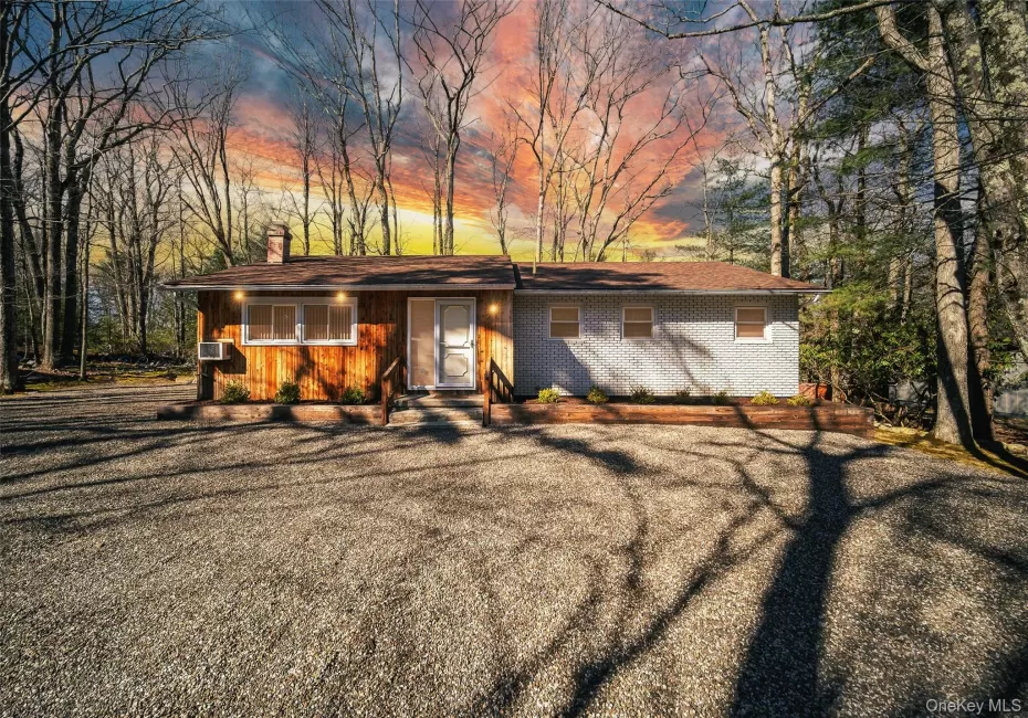 14 Essex Street, Thompson, NY, 3 Bedrooms Bedrooms, 7 Rooms Rooms,2 BathroomsBathrooms,Residential,For Rent,Essex,0,980754 14 Essex Street, Thompson, NY, 3 Bedrooms Bedrooms, 7 Rooms Rooms,2 BathroomsBathrooms,Residential,For Rent,Essex,0,980754