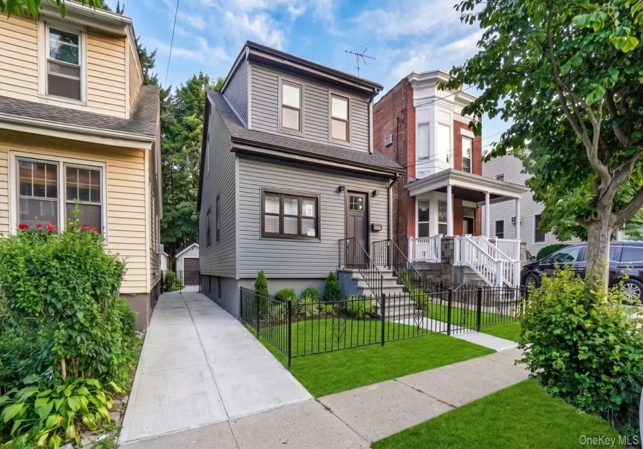 128 238th Street, New York, NY, 3 Bedrooms Bedrooms, 6 Rooms Rooms,2 BathroomsBathrooms,Residential,For Rent,238th,0,1018995 128 238th Street, New York, NY, 3 Bedrooms Bedrooms, 6 Rooms Rooms,2 BathroomsBathrooms,Residential,For Rent,238th,0,1018995