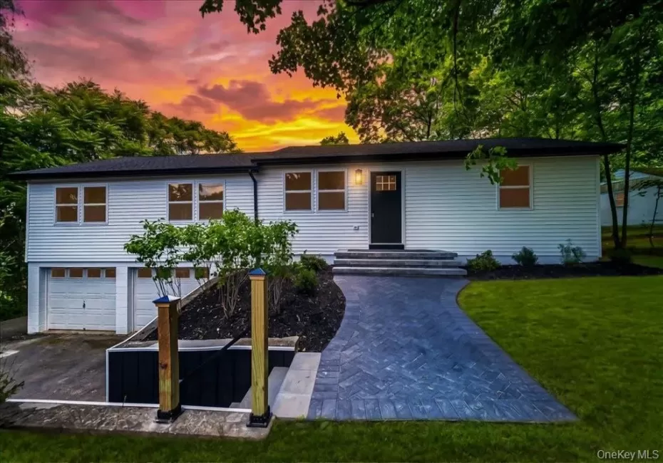 452 Vineyard Avenue, Lloyd, NY, 3 Bedrooms Bedrooms, 12 Rooms Rooms,3 BathroomsBathrooms,Residential,For Rent,Vineyard,0,1021602 452 Vineyard Avenue, Lloyd, NY, 3 Bedrooms Bedrooms, 12 Rooms Rooms,3 BathroomsBathrooms,Residential,For Rent,Vineyard,0,1021602