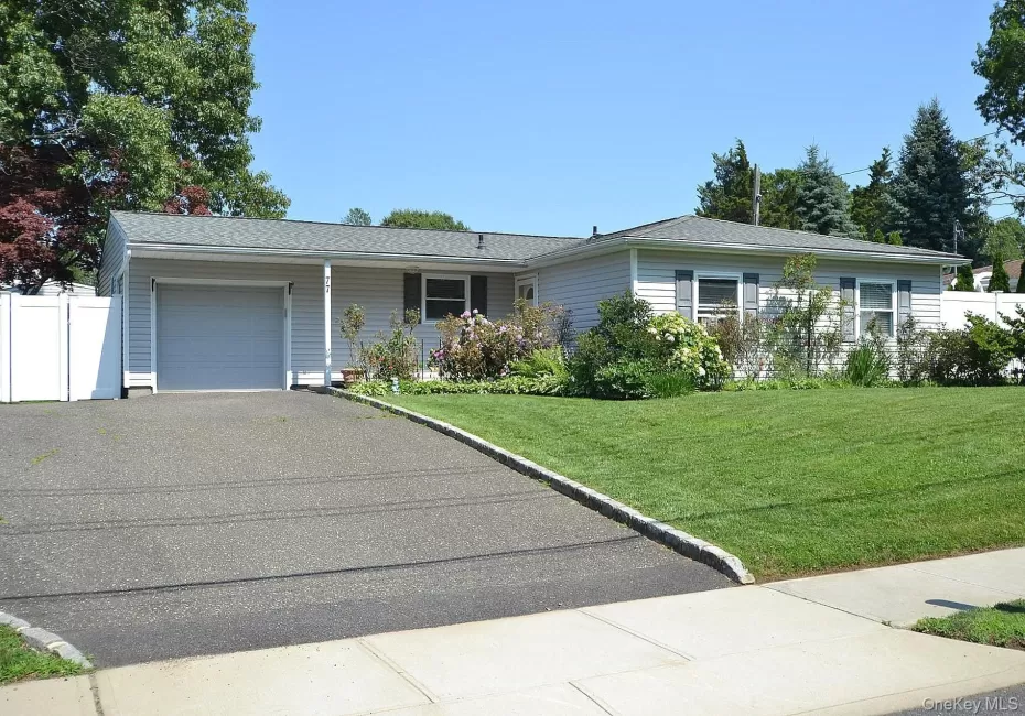 77 Bicycle Path, Brookhaven, NY, 4 Bedrooms Bedrooms, 7 Rooms Rooms,1 BathroomBathrooms,Residential,For Rent,Bicycle,0,1006063 77 Bicycle Path, Brookhaven, NY, 4 Bedrooms Bedrooms, 7 Rooms Rooms,1 BathroomBathrooms,Residential,For Rent,Bicycle,0,1006063