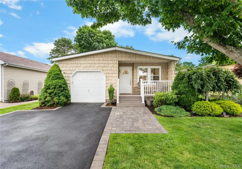 16 Dogwood Lane, Brookhaven, NY, 2 Bedrooms Bedrooms, 5 Rooms Rooms,2 BathroomsBathrooms,Residential,For Rent,Dogwood,0,1021269 16 Dogwood Lane, Brookhaven, NY, 2 Bedrooms Bedrooms, 5 Rooms Rooms,2 BathroomsBathrooms,Residential,For Rent,Dogwood,0,1021269