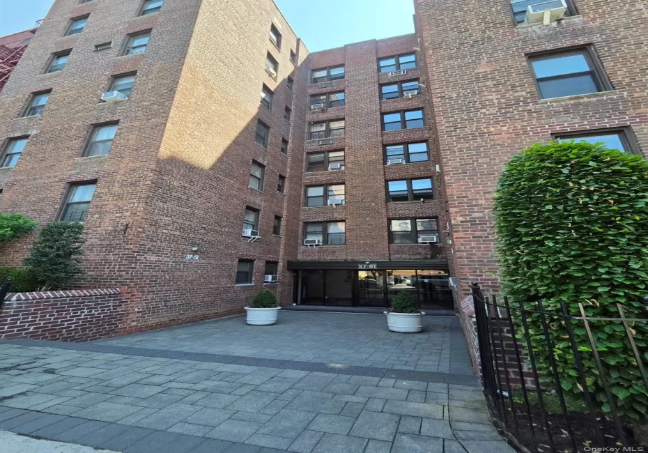 37-51 86th Street, New York, NY, 1 Bedroom Bedrooms, 4 Rooms Rooms,1 BathroomBathrooms,Residential,For Rent,86th Street,0,1021761 37-51 86th Street, New York, NY, 1 Bedroom Bedrooms, 4 Rooms Rooms,1 BathroomBathrooms,Residential,For Rent,86th Street,0,1021761