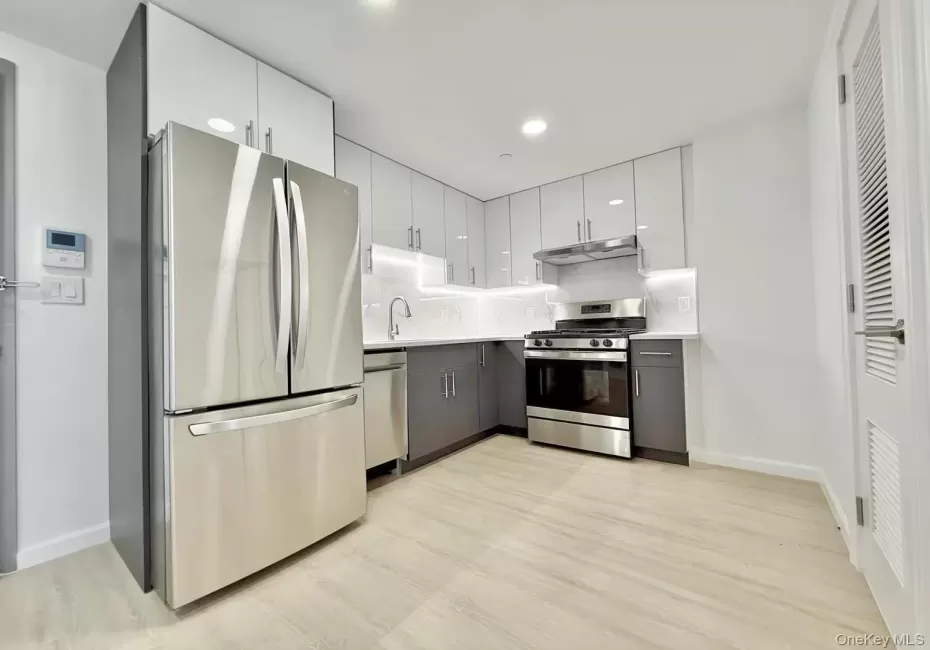 13450 BLOSSOM Avenue, New York, NY, 2 Bedrooms Bedrooms, 5 Rooms Rooms,2 BathroomsBathrooms,Residential,For Rent,BLOSSOM,0,1021726 13450 BLOSSOM Avenue, New York, NY, 2 Bedrooms Bedrooms, 5 Rooms Rooms,2 BathroomsBathrooms,Residential,For Rent,BLOSSOM,0,1021726