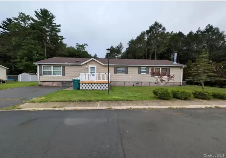 13 Gardenia Drive, Thompson, NY, 3 Bedrooms Bedrooms, 6 Rooms Rooms,2 BathroomsBathrooms,Residential,For Rent,Gardenia,0,1018292 13 Gardenia Drive, Thompson, NY, 3 Bedrooms Bedrooms, 6 Rooms Rooms,2 BathroomsBathrooms,Residential,For Rent,Gardenia,0,1018292