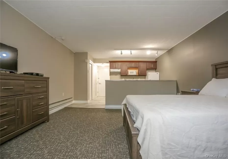 Lovely studio style is located on the second floor, very comfortable! Lovely studio style is located on the second floor, very comfortable!