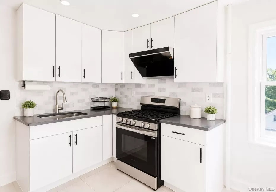 83 Lyon Place, Hempstead, NY, 3 Bedrooms Bedrooms, 7 Rooms Rooms,1 BathroomBathrooms,Residential Lease,For Rent,Lyon,0,1021545 83 Lyon Place, Hempstead, NY, 3 Bedrooms Bedrooms, 7 Rooms Rooms,1 BathroomBathrooms,Residential Lease,For Rent,Lyon,0,1021545