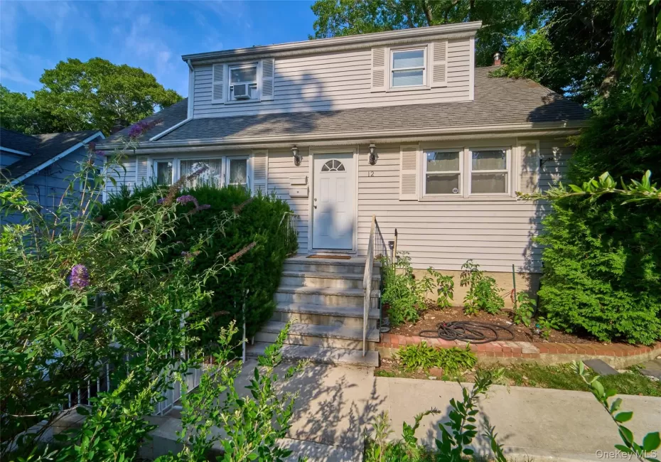 12 Goeller Avenue, Huntington, NY, 4 Bedrooms Bedrooms, 8 Rooms Rooms,3 BathroomsBathrooms,Residential,For Rent,Goeller,0,1021843 12 Goeller Avenue, Huntington, NY, 4 Bedrooms Bedrooms, 8 Rooms Rooms,3 BathroomsBathrooms,Residential,For Rent,Goeller,0,1021843