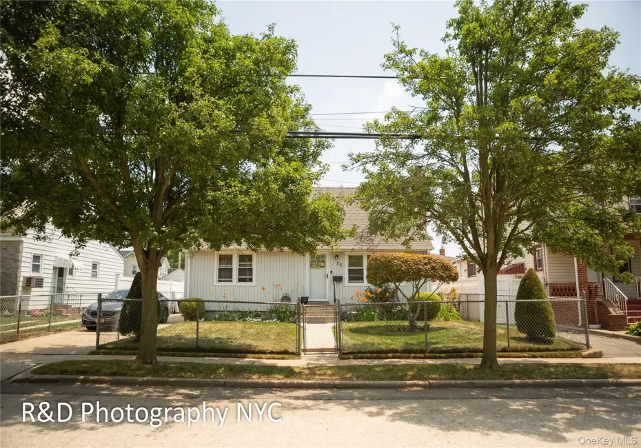 28 Harrison Avenue, Hempstead, NY, 6 Bedrooms Bedrooms, 9 Rooms Rooms,3 BathroomsBathrooms,Residential,For Rent,Harrison,0,1015399 28 Harrison Avenue, Hempstead, NY, 6 Bedrooms Bedrooms, 9 Rooms Rooms,3 BathroomsBathrooms,Residential,For Rent,Harrison,0,1015399