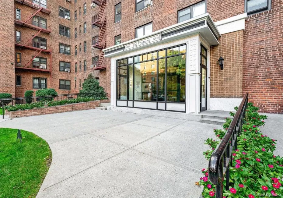 100-11 67th Road, New York, NY, 1 Bedroom Bedrooms, 4 Rooms Rooms,1 BathroomBathrooms,Residential,For Rent,67th,0,1021453 100-11 67th Road, New York, NY, 1 Bedroom Bedrooms, 4 Rooms Rooms,1 BathroomBathrooms,Residential,For Rent,67th,0,1021453