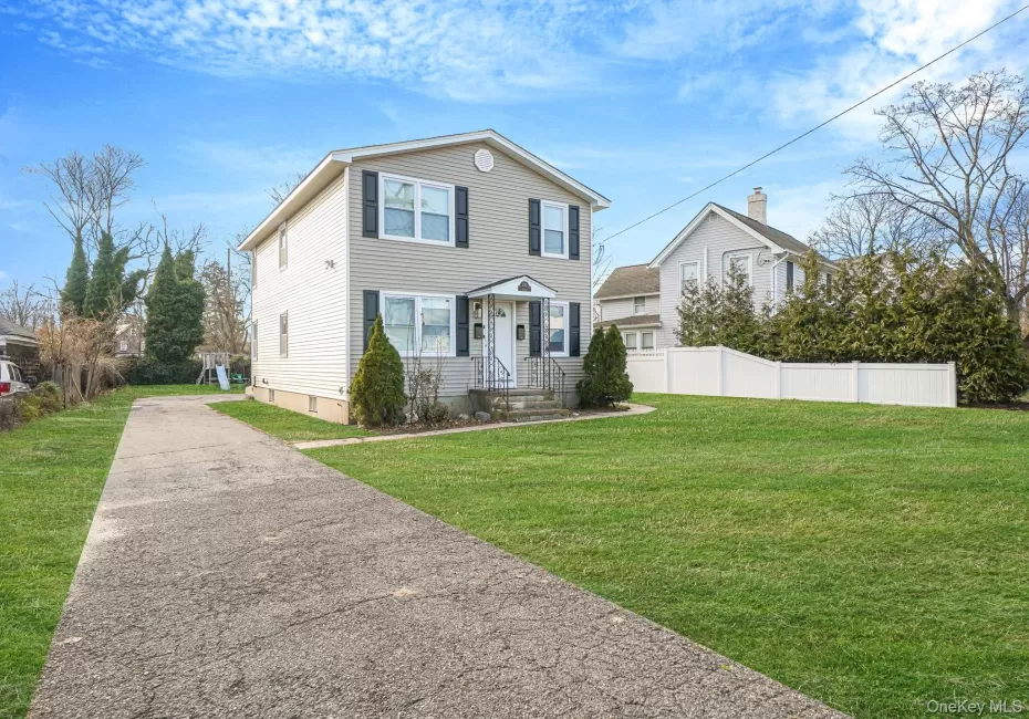 130 5th Avenue, Islip, NY, 3 Bedrooms Bedrooms, 6 Rooms Rooms,1 BathroomBathrooms,Residential Lease,For Rent,5th,0,1021882 130 5th Avenue, Islip, NY, 3 Bedrooms Bedrooms, 6 Rooms Rooms,1 BathroomBathrooms,Residential Lease,For Rent,5th,0,1021882