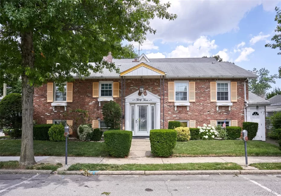 33 Tyson Avenue, North Hempstead, NY, 4 Bedrooms Bedrooms, 9 Rooms Rooms,2 BathroomsBathrooms,Residential,For Rent,Tyson,0,1021605 33 Tyson Avenue, North Hempstead, NY, 4 Bedrooms Bedrooms, 9 Rooms Rooms,2 BathroomsBathrooms,Residential,For Rent,Tyson,0,1021605