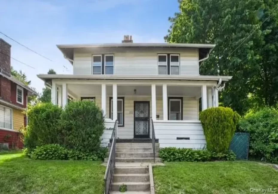222 Lorraine Avenue, Mount Vernon, NY, 4 Bedrooms Bedrooms, 8 Rooms Rooms,1 BathroomBathrooms,Residential Lease,For Rent,Lorraine,0,1003299 222 Lorraine Avenue, Mount Vernon, NY, 4 Bedrooms Bedrooms, 8 Rooms Rooms,1 BathroomBathrooms,Residential Lease,For Rent,Lorraine,0,1003299