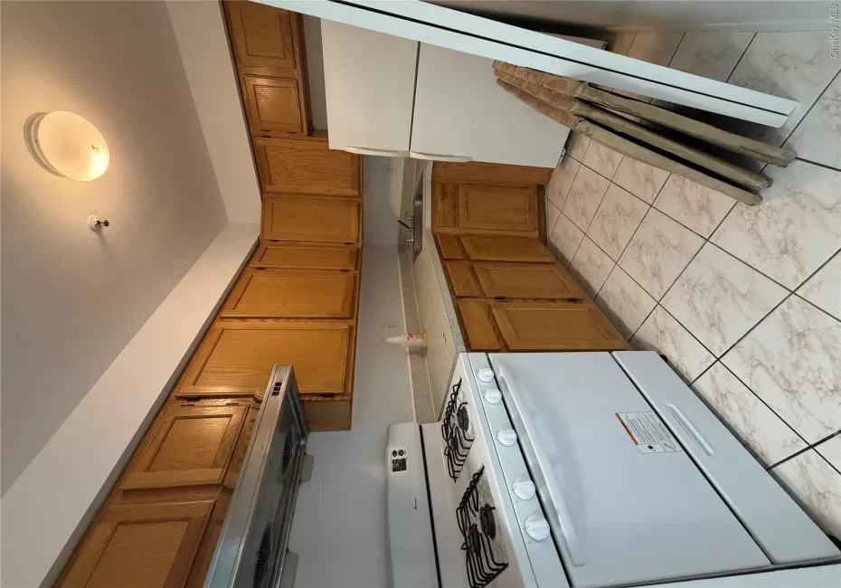 10804 35th Avenue, New York, NY, 1 Bedroom Bedrooms, 3 Rooms Rooms,1 BathroomBathrooms,Residential Lease,For Rent,35th,0,1021965 10804 35th Avenue, New York, NY, 1 Bedroom Bedrooms, 3 Rooms Rooms,1 BathroomBathrooms,Residential Lease,For Rent,35th,0,1021965