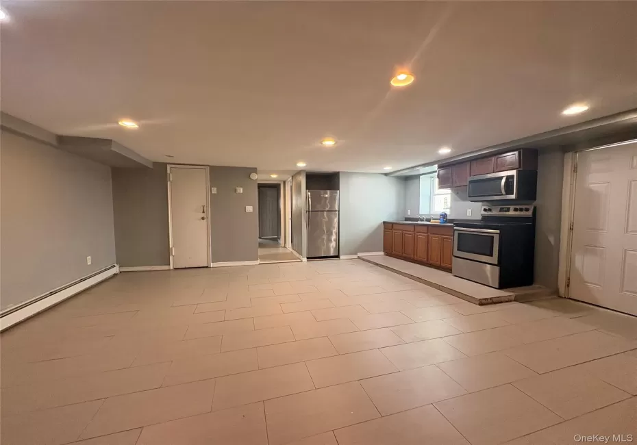 6947 De Costa Avenue, New York, NY, 3 Bedrooms Bedrooms, 5 Rooms Rooms,1 BathroomBathrooms,Residential Lease,For Rent,De Costa,0,1022010 6947 De Costa Avenue, New York, NY, 3 Bedrooms Bedrooms, 5 Rooms Rooms,1 BathroomBathrooms,Residential Lease,For Rent,De Costa,0,1022010