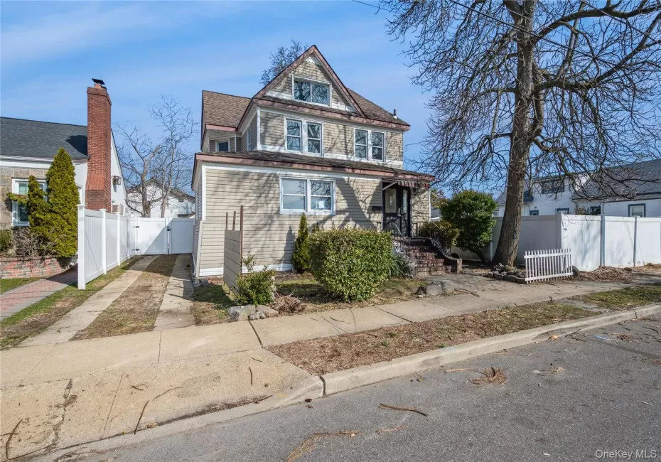 5 Church Street, Hempstead, NY, 3 Bedrooms Bedrooms, 8 Rooms Rooms,2 BathroomsBathrooms,Residential,For Rent,Church,0,976432 5 Church Street, Hempstead, NY, 3 Bedrooms Bedrooms, 8 Rooms Rooms,2 BathroomsBathrooms,Residential,For Rent,Church,0,976432