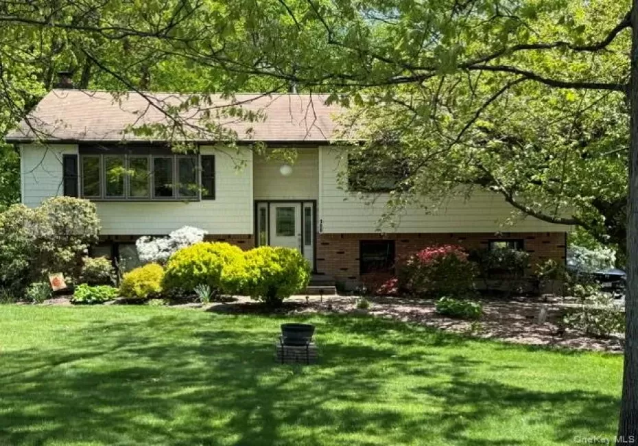 150 Schweizer Lane, Clarkstown, NY, 4 Bedrooms Bedrooms, 8 Rooms Rooms,2 BathroomsBathrooms,Residential,For Rent,Schweizer,0,1010071 150 Schweizer Lane, Clarkstown, NY, 4 Bedrooms Bedrooms, 8 Rooms Rooms,2 BathroomsBathrooms,Residential,For Rent,Schweizer,0,1010071