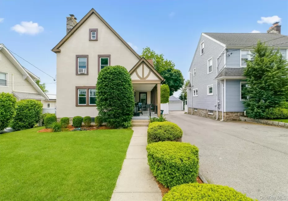 This home boasts A 420 PEARL SCORE This home boasts A 420 PEARL SCORE