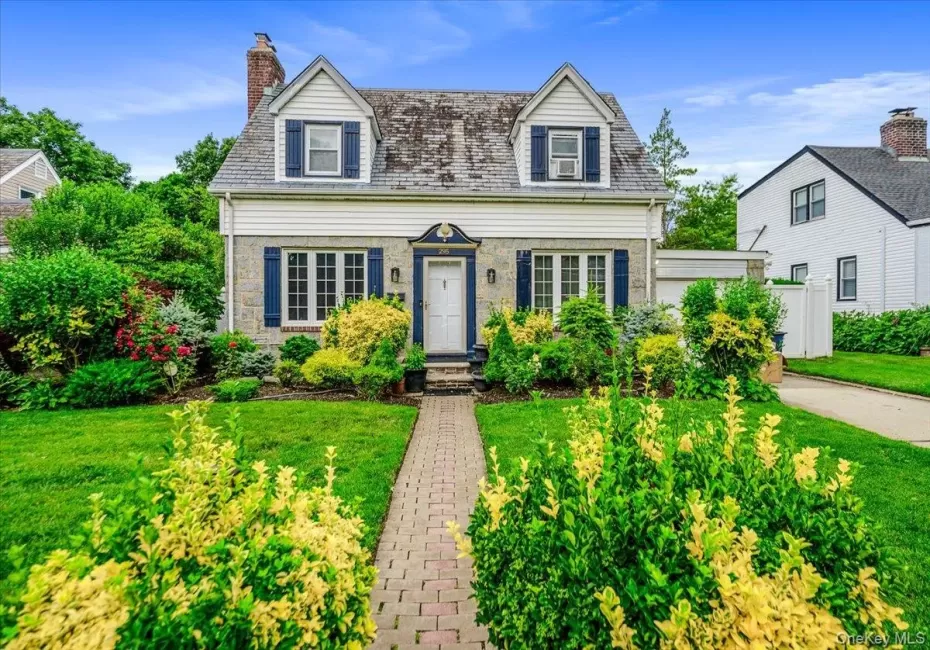 295 Maryland Avenue, Hempstead, NY, 3 Bedrooms Bedrooms, 6 Rooms Rooms,2 BathroomsBathrooms,Residential,For Rent,Maryland,0,1019516 295 Maryland Avenue, Hempstead, NY, 3 Bedrooms Bedrooms, 6 Rooms Rooms,2 BathroomsBathrooms,Residential,For Rent,Maryland,0,1019516