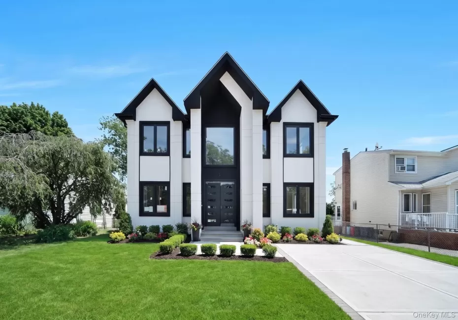 748 Carman Avenue, North Hempstead, NY, 5 Bedrooms Bedrooms, 17 Rooms Rooms,5 BathroomsBathrooms,Residential,For Rent,Carman,0,1020311 748 Carman Avenue, North Hempstead, NY, 5 Bedrooms Bedrooms, 17 Rooms Rooms,5 BathroomsBathrooms,Residential,For Rent,Carman,0,1020311