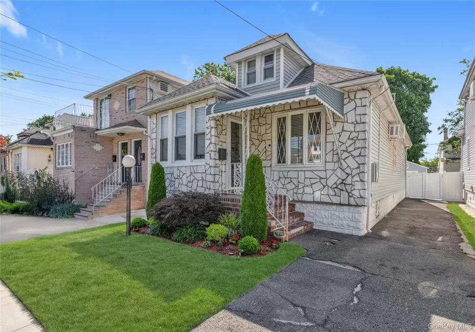 168-54 118th Road, New York, NY, 2 Bedrooms Bedrooms, 5 Rooms Rooms,1 BathroomBathrooms,Residential,For Rent,118th,0,1021267 168-54 118th Road, New York, NY, 2 Bedrooms Bedrooms, 5 Rooms Rooms,1 BathroomBathrooms,Residential,For Rent,118th,0,1021267