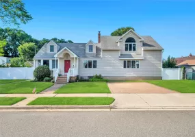 40 Columbia Street, Oyster Bay, NY, 5 Bedrooms Bedrooms, 14 Rooms Rooms,2 BathroomsBathrooms,Residential,For Rent,Columbia,0,1021975 40 Columbia Street, Oyster Bay, NY, 5 Bedrooms Bedrooms, 14 Rooms Rooms,2 BathroomsBathrooms,Residential,For Rent,Columbia,0,1021975
