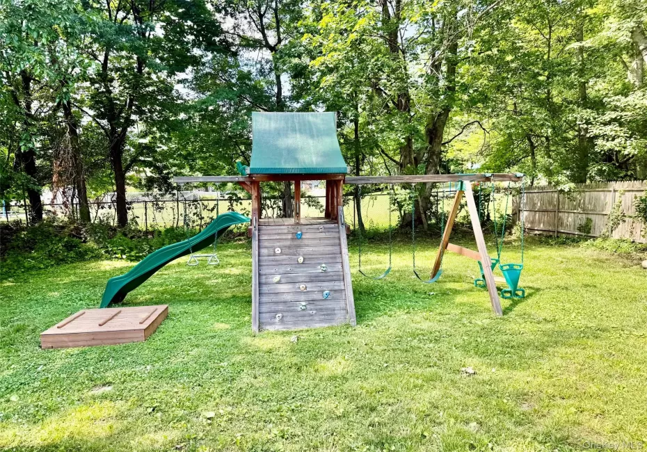 18 Webster Avenue, Harrison, NY, 1 Bedroom Bedrooms, 6 Rooms Rooms,1 BathroomBathrooms,Residential Lease,For Rent,Webster,0,1022141 18 Webster Avenue, Harrison, NY, 1 Bedroom Bedrooms, 6 Rooms Rooms,1 BathroomBathrooms,Residential Lease,For Rent,Webster,0,1022141