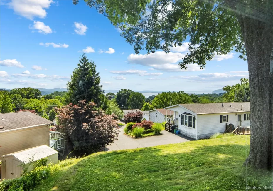 18 Thamsen Drive, Stony Point, NY, 4 Bedrooms Bedrooms, 6 Rooms Rooms,1 BathroomBathrooms,Residential Lease,For Rent,Thamsen,0,1022069 18 Thamsen Drive, Stony Point, NY, 4 Bedrooms Bedrooms, 6 Rooms Rooms,1 BathroomBathrooms,Residential Lease,For Rent,Thamsen,0,1022069