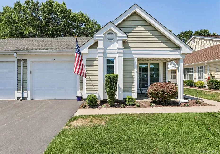 187 Glen Drive, Brookhaven, NY, 2 Bedrooms Bedrooms, 7 Rooms Rooms,2 BathroomsBathrooms,Residential,For Rent,Glen,0,1022104 187 Glen Drive, Brookhaven, NY, 2 Bedrooms Bedrooms, 7 Rooms Rooms,2 BathroomsBathrooms,Residential,For Rent,Glen,0,1022104