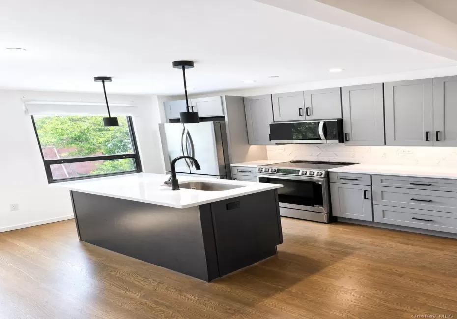 20-01 Steinway Street, New York, NY, 3 Bedrooms Bedrooms, 5 Rooms Rooms,2 BathroomsBathrooms,Residential Lease,For Rent,Steinway,0,1022246 20-01 Steinway Street, New York, NY, 3 Bedrooms Bedrooms, 5 Rooms Rooms,2 BathroomsBathrooms,Residential Lease,For Rent,Steinway,0,1022246