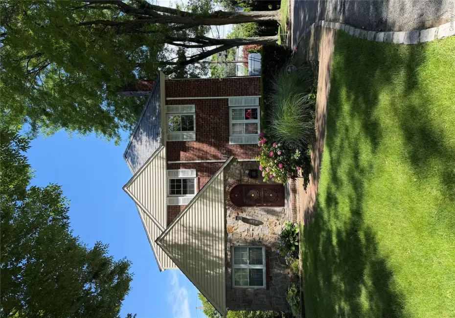 27 Upland Road, North Hempstead, NY, 3 Bedrooms Bedrooms, 8 Rooms Rooms,2 BathroomsBathrooms,Residential Lease,For Rent,Upland,0,1013961 27 Upland Road, North Hempstead, NY, 3 Bedrooms Bedrooms, 8 Rooms Rooms,2 BathroomsBathrooms,Residential Lease,For Rent,Upland,0,1013961