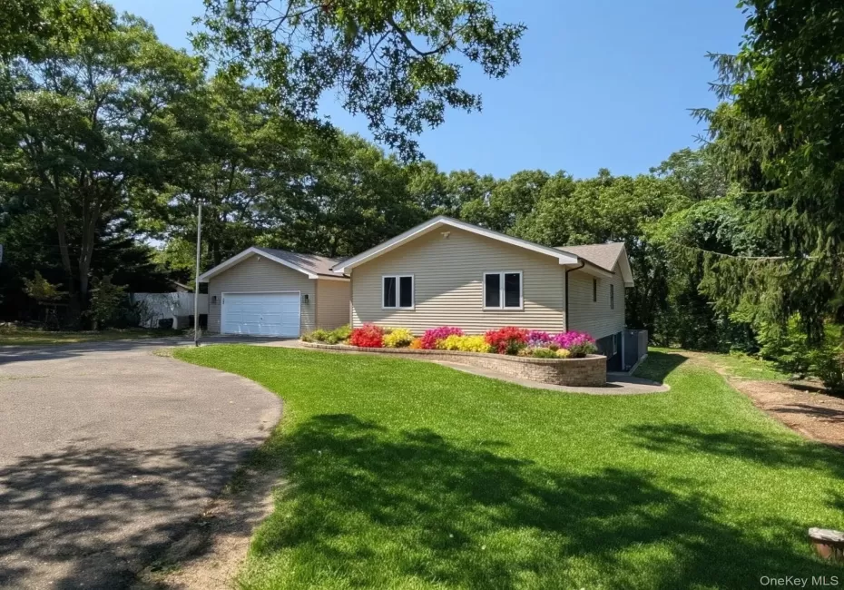 27 Hickory Avenue, Brookhaven, NY, 3 Bedrooms Bedrooms, 6 Rooms Rooms,2 BathroomsBathrooms,Residential,For Rent,Hickory,0,1021469 27 Hickory Avenue, Brookhaven, NY, 3 Bedrooms Bedrooms, 6 Rooms Rooms,2 BathroomsBathrooms,Residential,For Rent,Hickory,0,1021469