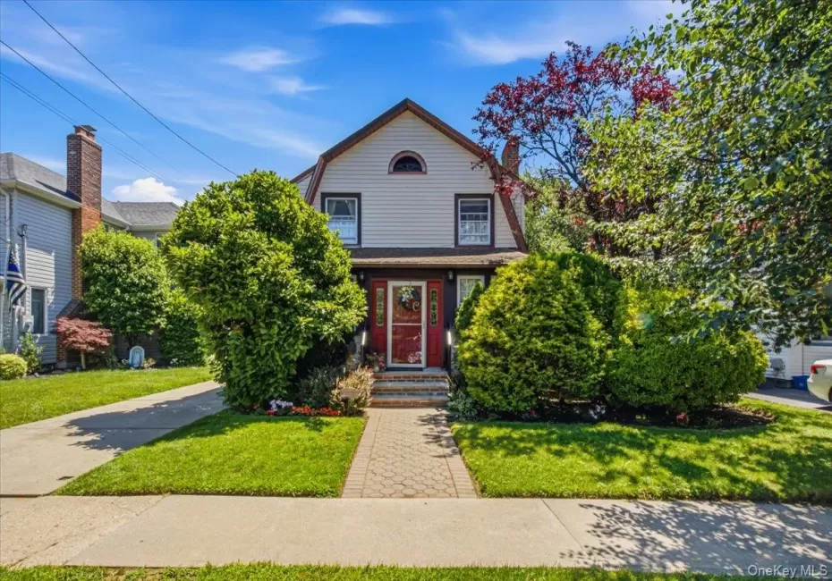 33 Rogers Place, Hempstead, NY, 3 Bedrooms Bedrooms, 7 Rooms Rooms,1 BathroomBathrooms,Residential,For Rent,Rogers,0,1021852 33 Rogers Place, Hempstead, NY, 3 Bedrooms Bedrooms, 7 Rooms Rooms,1 BathroomBathrooms,Residential,For Rent,Rogers,0,1021852