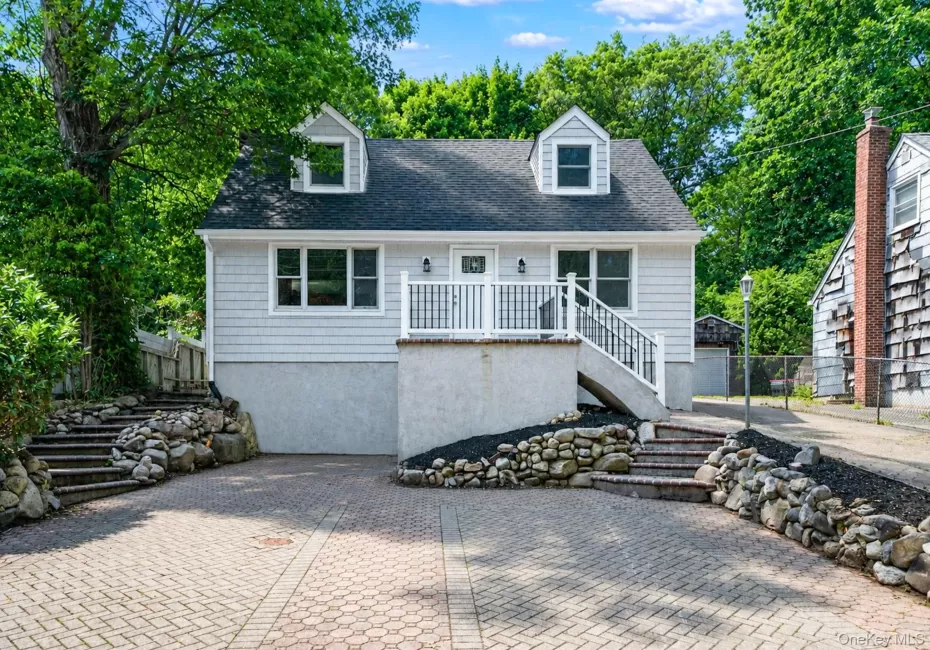 245 Melville Road, Huntington, NY, 4 Bedrooms Bedrooms, 8 Rooms Rooms,2 BathroomsBathrooms,Residential,For Rent,Melville,0,1022184 245 Melville Road, Huntington, NY, 4 Bedrooms Bedrooms, 8 Rooms Rooms,2 BathroomsBathrooms,Residential,For Rent,Melville,0,1022184
