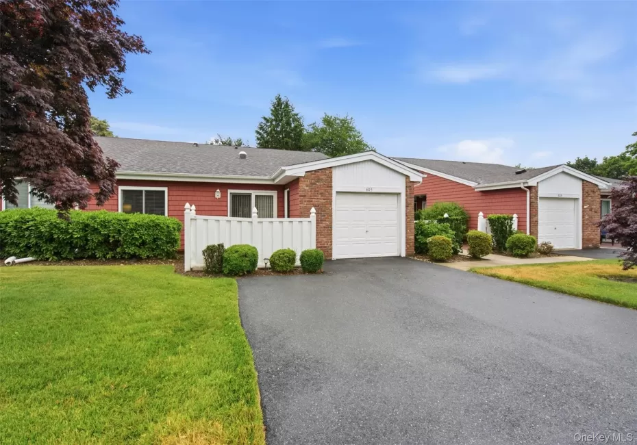 606 Flair Court, Smithtown, NY, 1 Bedroom Bedrooms, 3 Rooms Rooms,1 BathroomBathrooms,Residential,For Rent,Flair,0,1022072 606 Flair Court, Smithtown, NY, 1 Bedroom Bedrooms, 3 Rooms Rooms,1 BathroomBathrooms,Residential,For Rent,Flair,0,1022072