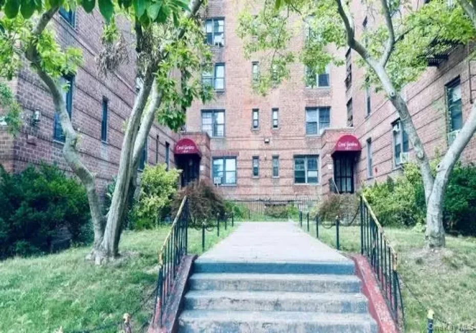 144-11 Sanford Avenue, New York, NY, 1 Bedroom Bedrooms, 3 Rooms Rooms,1 BathroomBathrooms,Residential,For Rent,Sanford,0,1022103 144-11 Sanford Avenue, New York, NY, 1 Bedroom Bedrooms, 3 Rooms Rooms,1 BathroomBathrooms,Residential,For Rent,Sanford,0,1022103