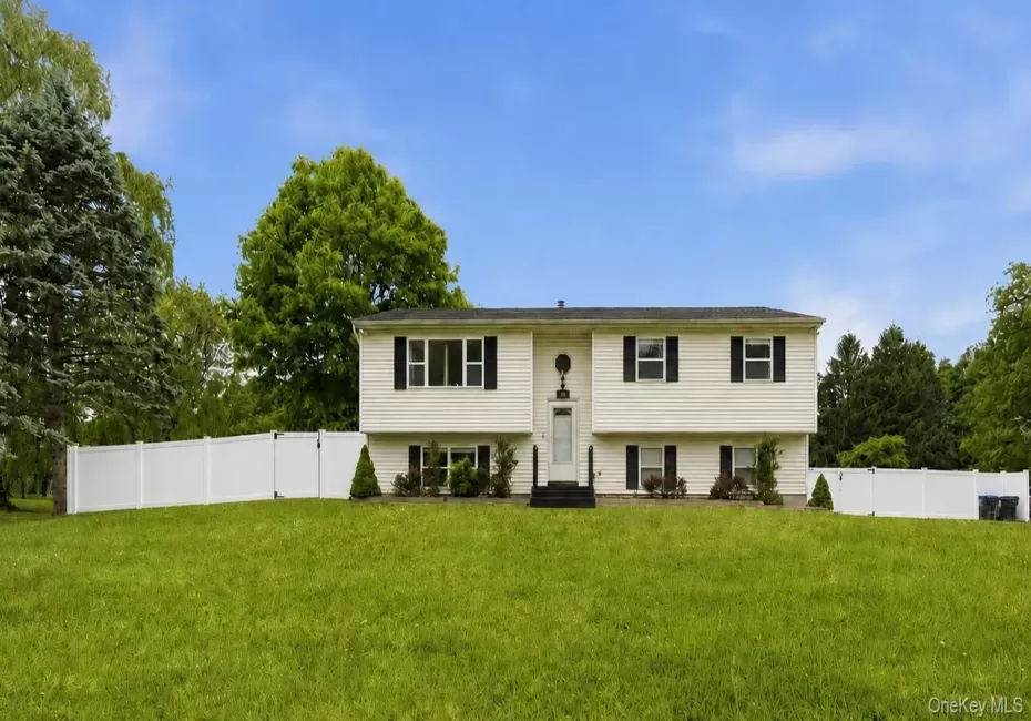 11 Chandler Drive, Chester Town, NY, 3 Bedrooms Bedrooms, 8 Rooms Rooms,2 BathroomsBathrooms,Residential,For Rent,Chandler,0,1018371 11 Chandler Drive, Chester Town, NY, 3 Bedrooms Bedrooms, 8 Rooms Rooms,2 BathroomsBathrooms,Residential,For Rent,Chandler,0,1018371