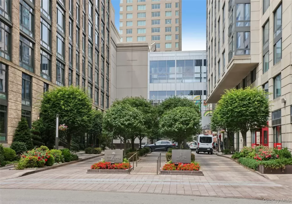 25 City Place, White Plains, NY, 3 Bedrooms Bedrooms, 6 Rooms Rooms,2 BathroomsBathrooms,Residential,For Rent,City,0,1020622 25 City Place, White Plains, NY, 3 Bedrooms Bedrooms, 6 Rooms Rooms,2 BathroomsBathrooms,Residential,For Rent,City,0,1020622