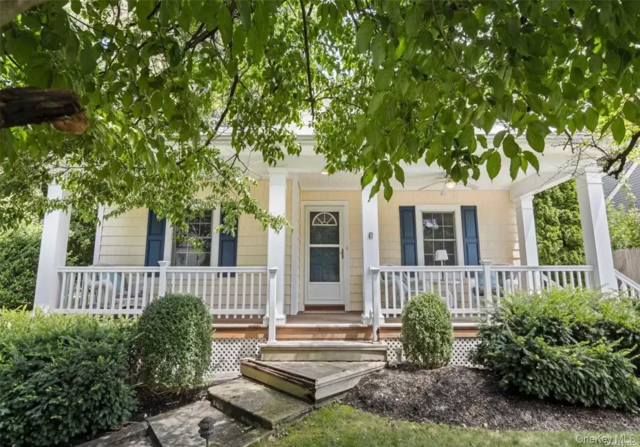 66 Scudder Place, Huntington, NY, 1 Bedroom Bedrooms, 3 Rooms Rooms,1 BathroomBathrooms,Residential Lease,For Rent,Scudder,0,1022398 66 Scudder Place, Huntington, NY, 1 Bedroom Bedrooms, 3 Rooms Rooms,1 BathroomBathrooms,Residential Lease,For Rent,Scudder,0,1022398
