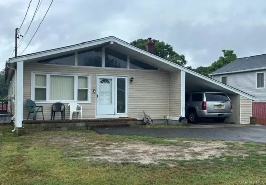 17 Goodridge Avenue, Riverhead, NY, 4 Bedrooms Bedrooms, 7 Rooms Rooms,2 BathroomsBathrooms,Residential,For Rent,Goodridge,0,1022276 17 Goodridge Avenue, Riverhead, NY, 4 Bedrooms Bedrooms, 7 Rooms Rooms,2 BathroomsBathrooms,Residential,For Rent,Goodridge,0,1022276