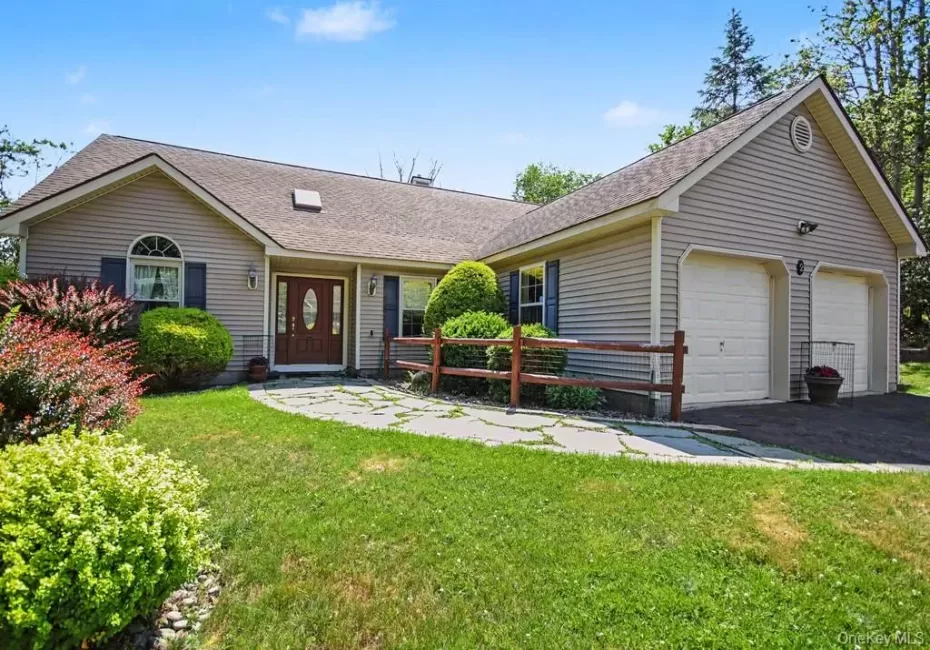 2 Douglas Street, Thompson, NY, 3 Bedrooms Bedrooms, 7 Rooms Rooms,2 BathroomsBathrooms,Residential,For Rent,Douglas,0,1022033 2 Douglas Street, Thompson, NY, 3 Bedrooms Bedrooms, 7 Rooms Rooms,2 BathroomsBathrooms,Residential,For Rent,Douglas,0,1022033