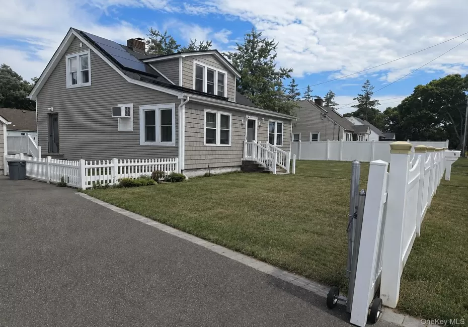 39 Chestnut Street, Babylon, NY, 3 Bedrooms Bedrooms, 5 Rooms Rooms,2 BathroomsBathrooms,Residential Lease,For Rent,Chestnut,0,1019251 39 Chestnut Street, Babylon, NY, 3 Bedrooms Bedrooms, 5 Rooms Rooms,2 BathroomsBathrooms,Residential Lease,For Rent,Chestnut,0,1019251