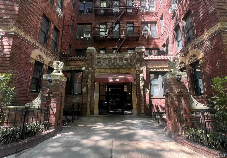 37-20 81 Street, New York, NY, 1 Bedroom Bedrooms, 3 Rooms Rooms,1 BathroomBathrooms,Residential,For Rent,81,0,1018488 37-20 81 Street, New York, NY, 1 Bedroom Bedrooms, 3 Rooms Rooms,1 BathroomBathrooms,Residential,For Rent,81,0,1018488