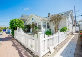 16 June Walk, Long Beach, NY, 3 Bedrooms Bedrooms, 6 Rooms Rooms,1 BathroomBathrooms,Residential Lease,For Rent,June,0,1022321 16 June Walk, Long Beach, NY, 3 Bedrooms Bedrooms, 6 Rooms Rooms,1 BathroomBathrooms,Residential Lease,For Rent,June,0,1022321