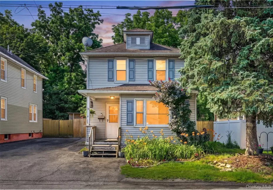 9 Stone Street, Newburgh (town), NY, 3 Bedrooms Bedrooms, 7 Rooms Rooms,1 BathroomBathrooms,Residential,For Rent,Stone,0,1022469 9 Stone Street, Newburgh (town), NY, 3 Bedrooms Bedrooms, 7 Rooms Rooms,1 BathroomBathrooms,Residential,For Rent,Stone,0,1022469
